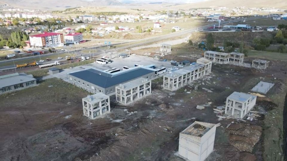 O ilde galericiler sitesi inşaatı tüm hızıyla sürüyor