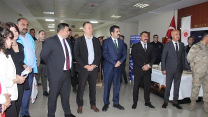 Patnos'ta “Kitap İyileştirir, Sende Kitabın İyileştirici Gücüne Ortak Ol” konulu kitap bağış kampanyası düzenlendi