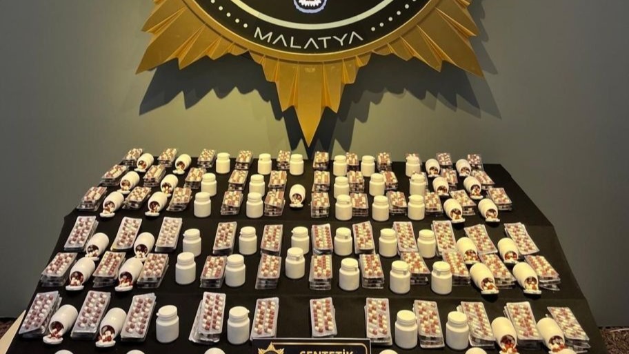 Polis 7 bin 881 adet uyuşturucu hap ele geçirdi