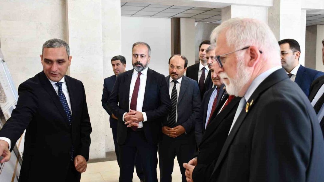 Rektör Hamdullah Şevli, Azerbaycan’da resmi temaslarda bulundu