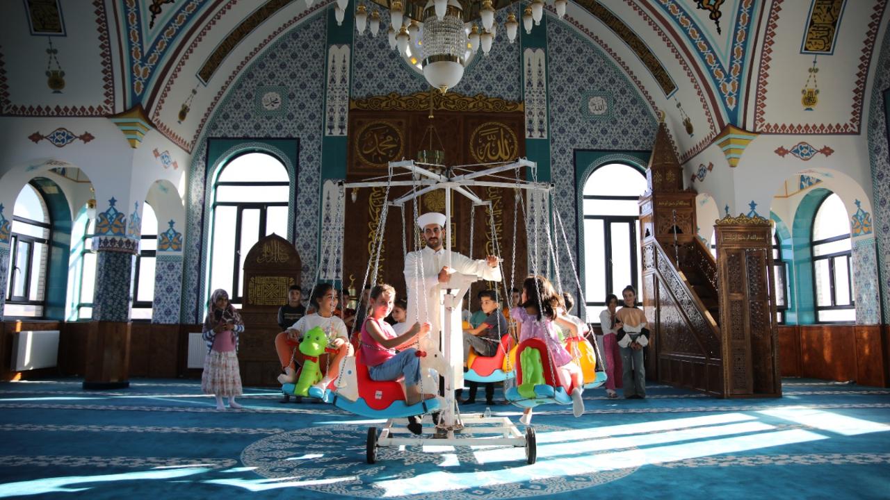 Ünseli ve Keçikıran Mahallesi Çocukları Cami Avlusunda Eğlendiler