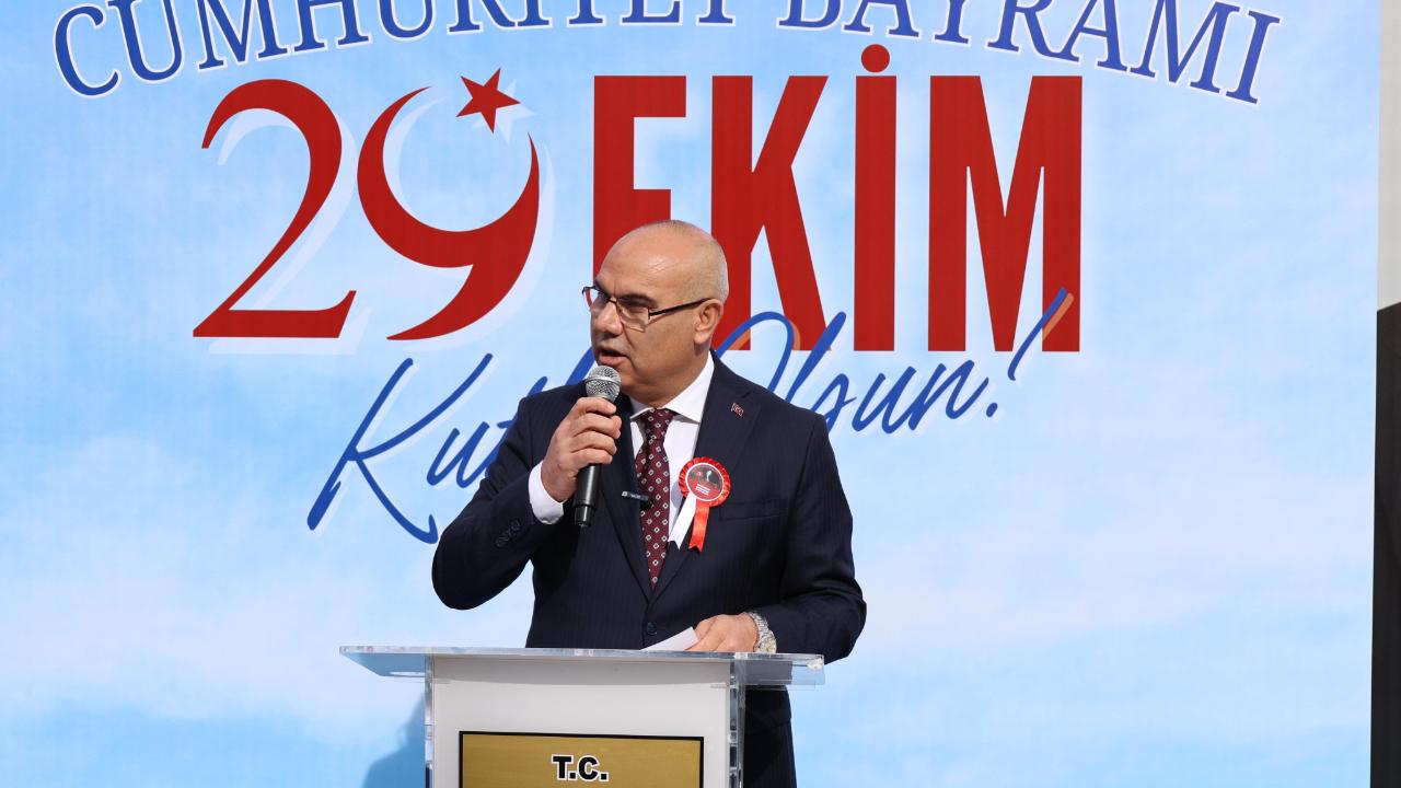 Vali Koç: “Cumhuriyet, Milletimizin Yeniden Doğuşunun Sembolüdür”