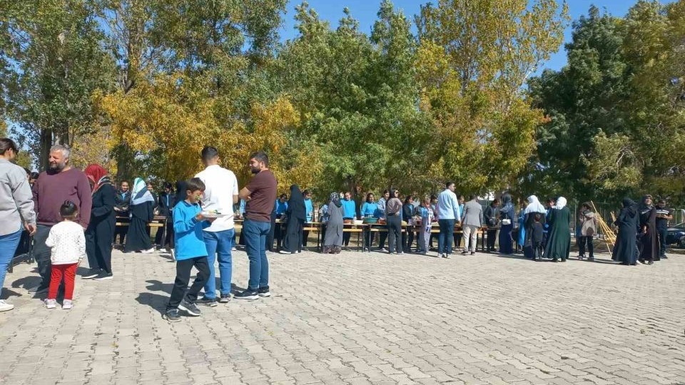 Van Özalp’te Filistin’e destek etkinliği