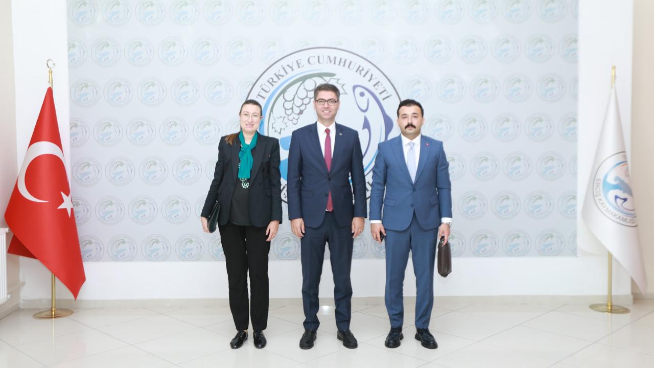 Van Vali Yardımcıları Tuğba Polat ve Hasan Musab Okatan, Erciş Kaymakamı Murat Karaloğlu&#039;nu Ziyaret Etti