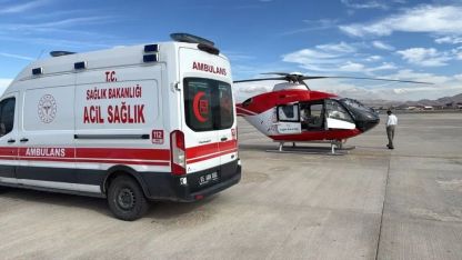 Bahçeray'da trafik kazasında yaralanan şahıs ambulans helikopter ile Van’a getirildi