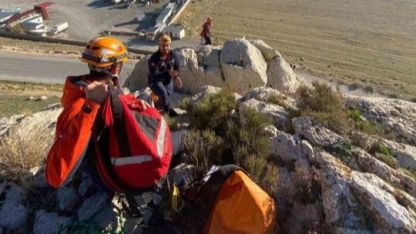 Kayalıklarda mahsur kalan şahıs AFAD tarafından kurtarıldı