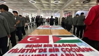 Erzurum'da Atatürk Üniversitesi Özel Vakıf Okullarından Filistin’e destek