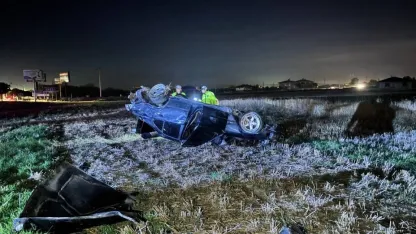 Takla atan otomobilde 2 kişi yaralandı