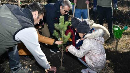 Ardahan’da öğrenciler fidan dikti