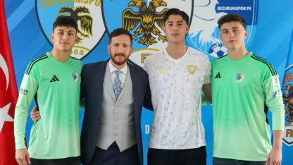 Erzurumspor’da gençlere imza attırıldı