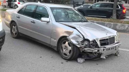 Erzurum’da iki otomobil çarpıştı: 3 yaralı