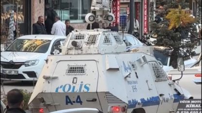 Hakkari Yüksekova’da cadde ortasında kavga