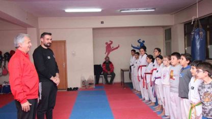 Erzurum Oltu'da çeyrek asırlık vefa