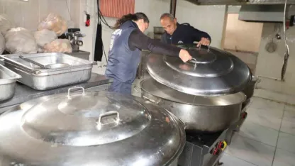 Zabıta, okul mutfaklarını mercek altına aldı