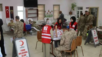 Muş'ta jandarma personelinden Kızılay’a kan bağışı desteği