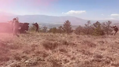 Erzincan kırsalında nefes kesen Özel Harekat tatbikatı