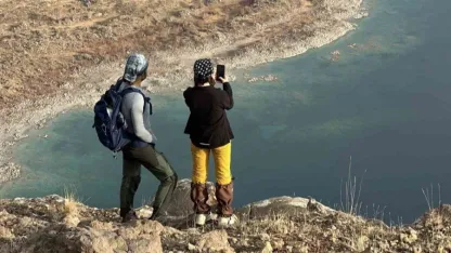 Vanlı dağcılardan Nemrut Kalderası’nda 12 saatlik zorlu yürüyüş