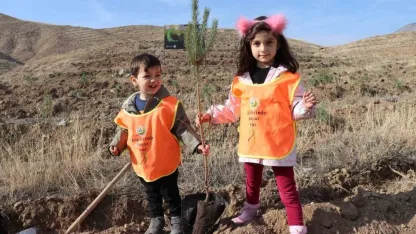 Erzurum Oltu’da 3 bin fidan toprakla buluştu