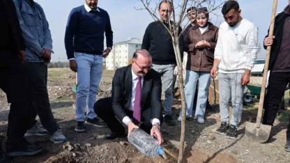 Atatürk Üniversitesinden millî ağaçlandırma gününe destek