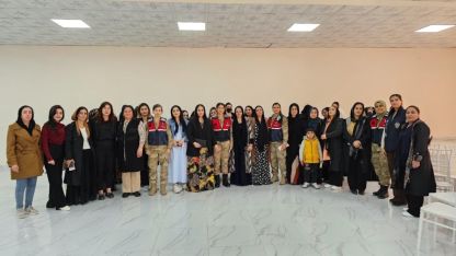 Yüksekova'da kadın güvenlik güçlerinden KADES tanıtımı