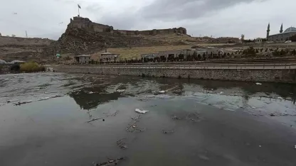 Kars Çayı alarm veriyor