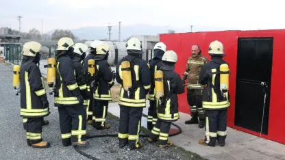 EBYÜ Üzümlü MYO öğrencilerine uygulamalı temel itfaiyecilik eğitimi
