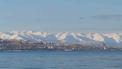 Artos Dağı beyaz gelinliğini giydi