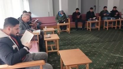 Uluslararası öğrenciler şehitler için hatim okudu