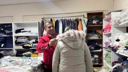 Van Muradiye’de Kızılay’dan kışlık giyim desteği