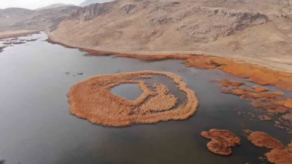 Van’ın 2 bin 800 yıllık mühendislik harikası kuruyor: Keşiş Gölü’nde su seviyesi endişe veriyor