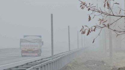 Bitlis’te yoğun sis etkili oldu: Görüş mesafesi sıfıra düştü