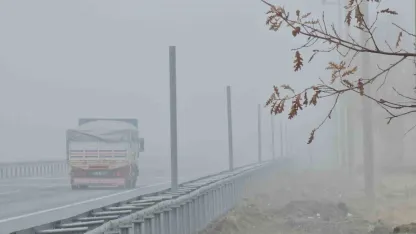 Bitlis’te yoğun sis etkili oldu: Görüş mesafesi sıfıra düştü