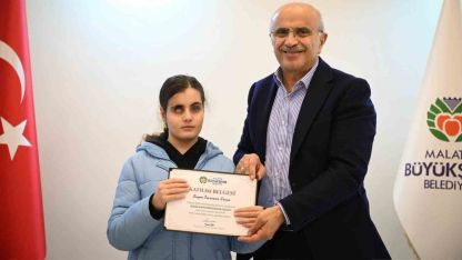 Minik yüreklerden Başkan Er’e anlamlı ziyaret