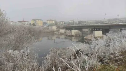 Hava sıcaklığının eksi 14,6 dereceye düştüğü Göle buz tuttu