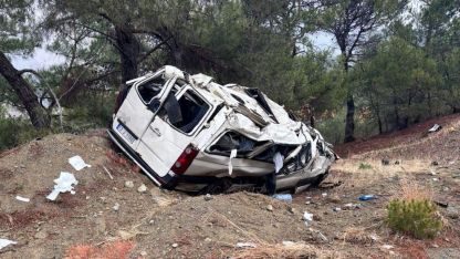 Minibüs şarampole devrildi: 1 yaralı