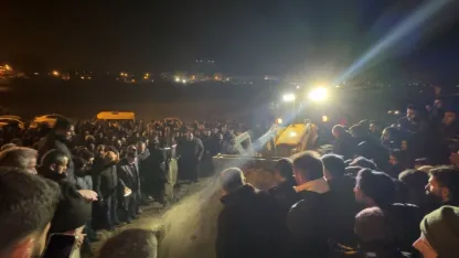 Van'da baraja uçan araçta hayatını kaybeden 22 yaşındaki Cihat gözyaşları arasında toprağa verildi