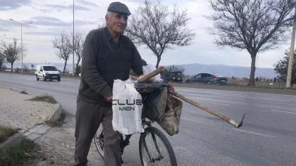 84 yaşında pedal çevirerek geçimini sağlıyor