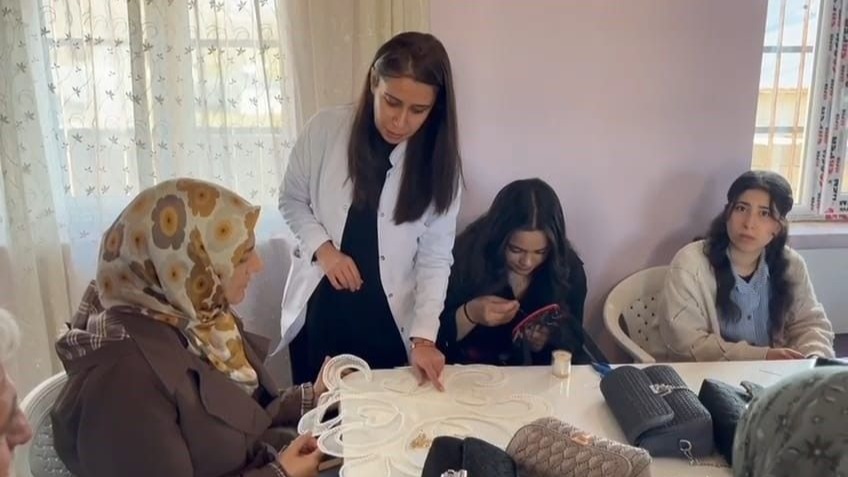 Adilcevaz’da atıl durumdaki köy okulu köy yaşam merkezine çevrildi