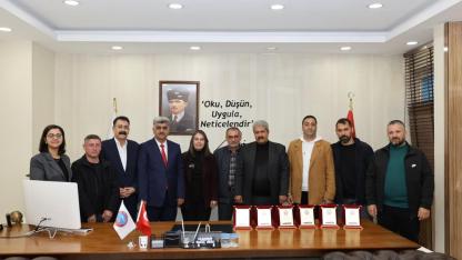 AĞRI BELEDİYESİ TEMİZLİK İŞLERİ MÜDÜRLÜĞÜ’NE ÖZVERİLİ ÇALIŞMALARI NEDENİYLE PLAKET TAKDİM EDİLDİ