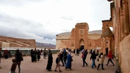 Ağrı İshak Paşa Sarayı Ara Tatilin Sonunda Dolup Taştı