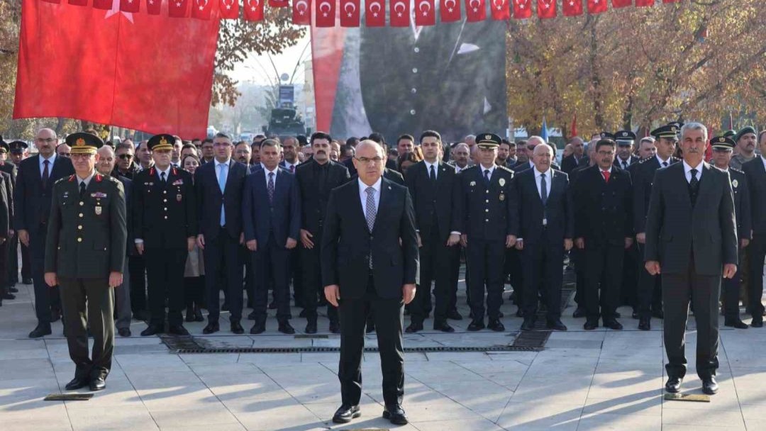 Ağrı’da 10 Kasım Atatürk’ü anma töreni düzenlendi