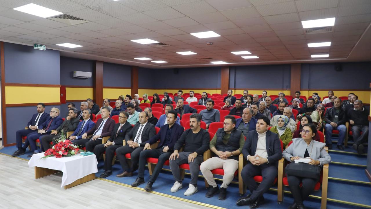 Ağrı’da “Protokol ve İletişim Becerileri” semineri düzenlendi