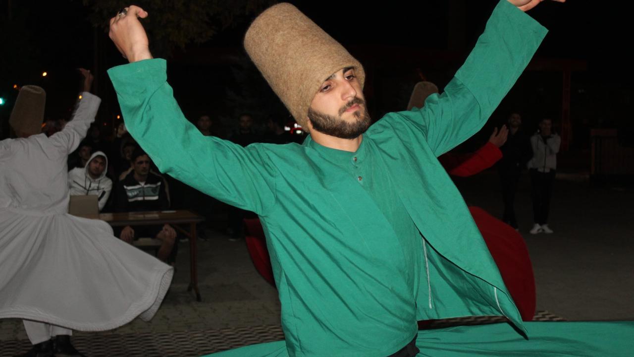 Ağrı’daki Öğrencilere İlahi ve Semazenlerle Moral Desteği