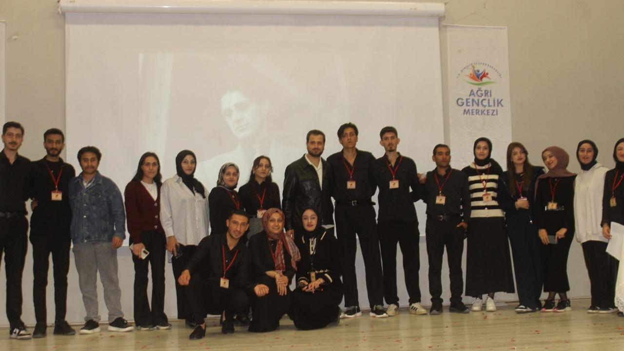 Ağrılı Gençler Şiirin Büyüsünde Buluştu