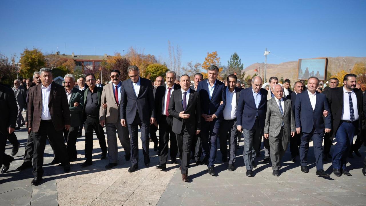 AK Parti Erciş İlçe Teşkilatı Van İl Teşkilatı İle Gürpınar’da Vatandaşlarla Buluştu