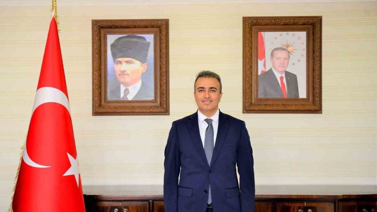 Ardahan Valisi Hayrettin Çiçek’ten 10 Kasım Atatürk’ü anma günü mesajı