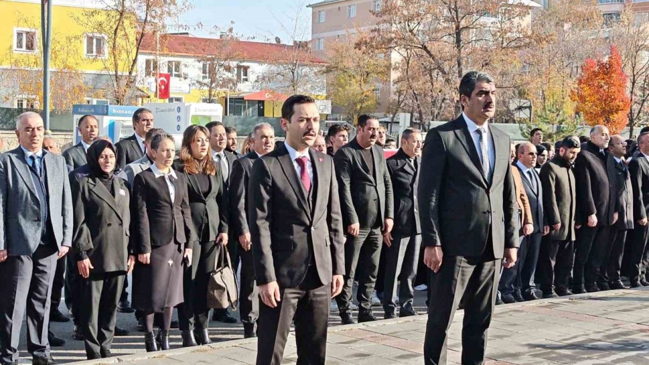 Aşkale’de 10 Kasım’da Atatürk, saygı ve özlemle anıldı