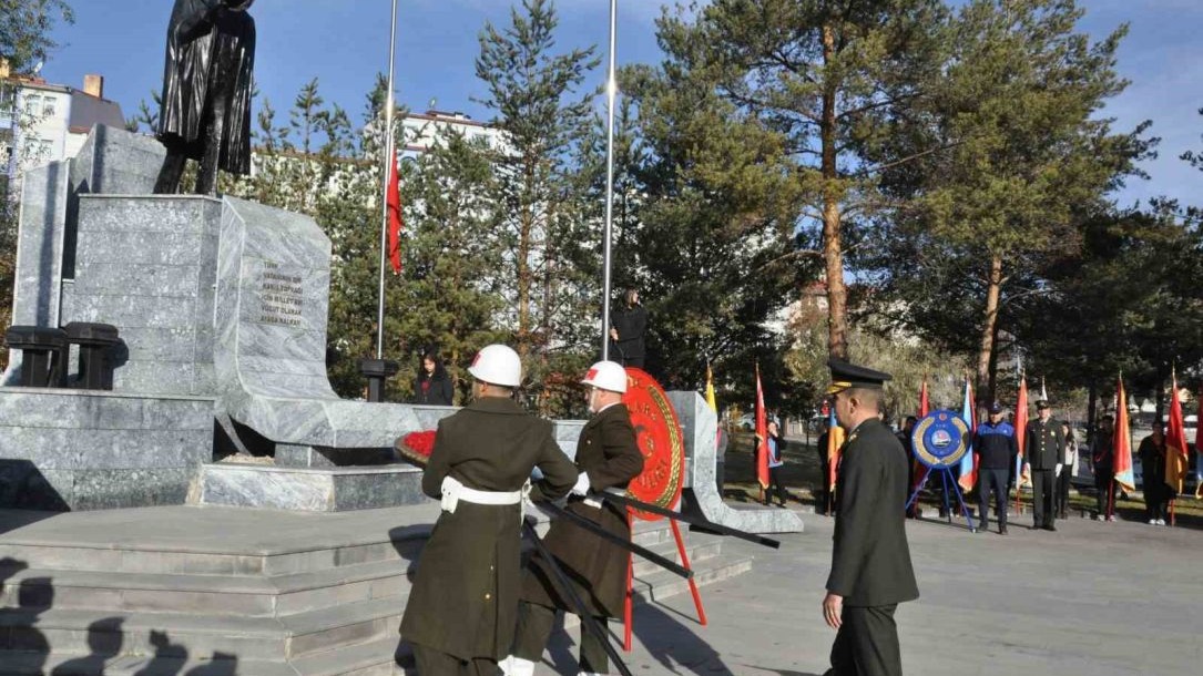 Atatürk ölümünün 87. yıldönümünde Kars’ta anıldı