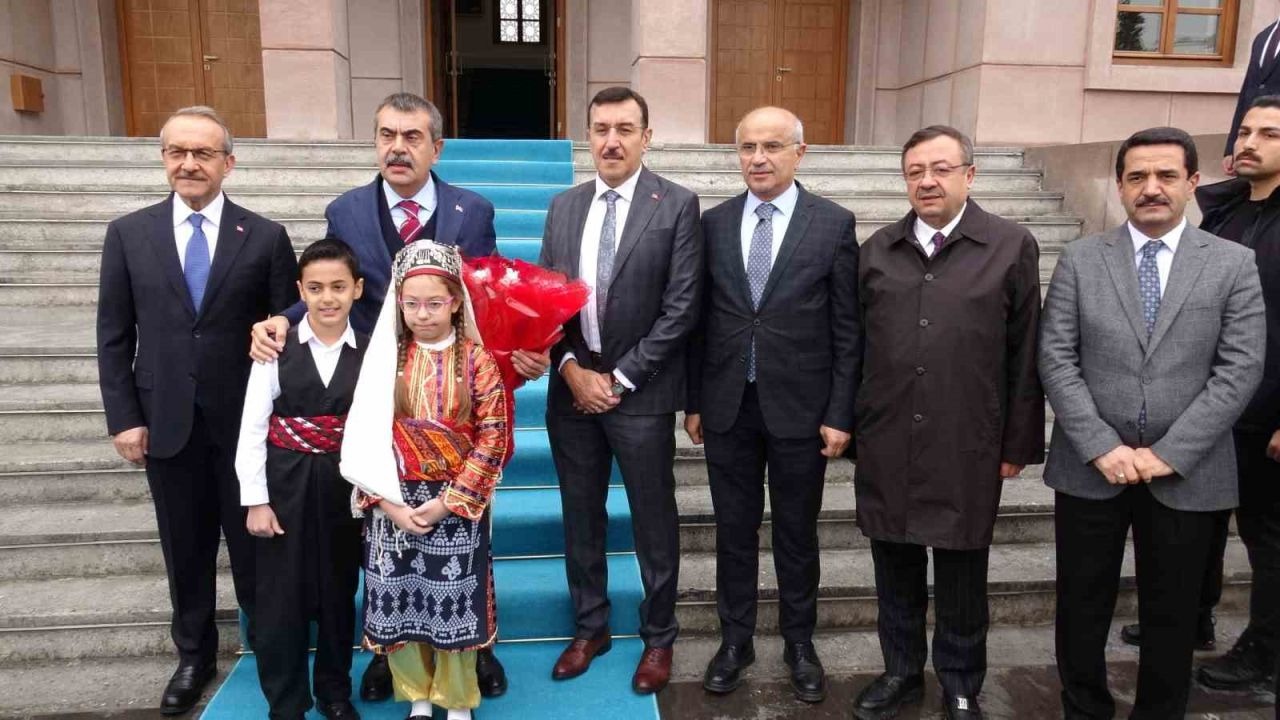 Bakanı Tekin Malatya’da