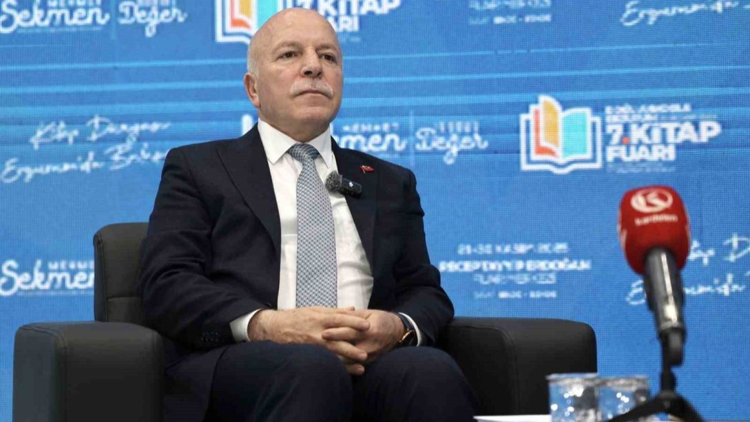 Başkan Sekmen kitapseverlerle buluştu